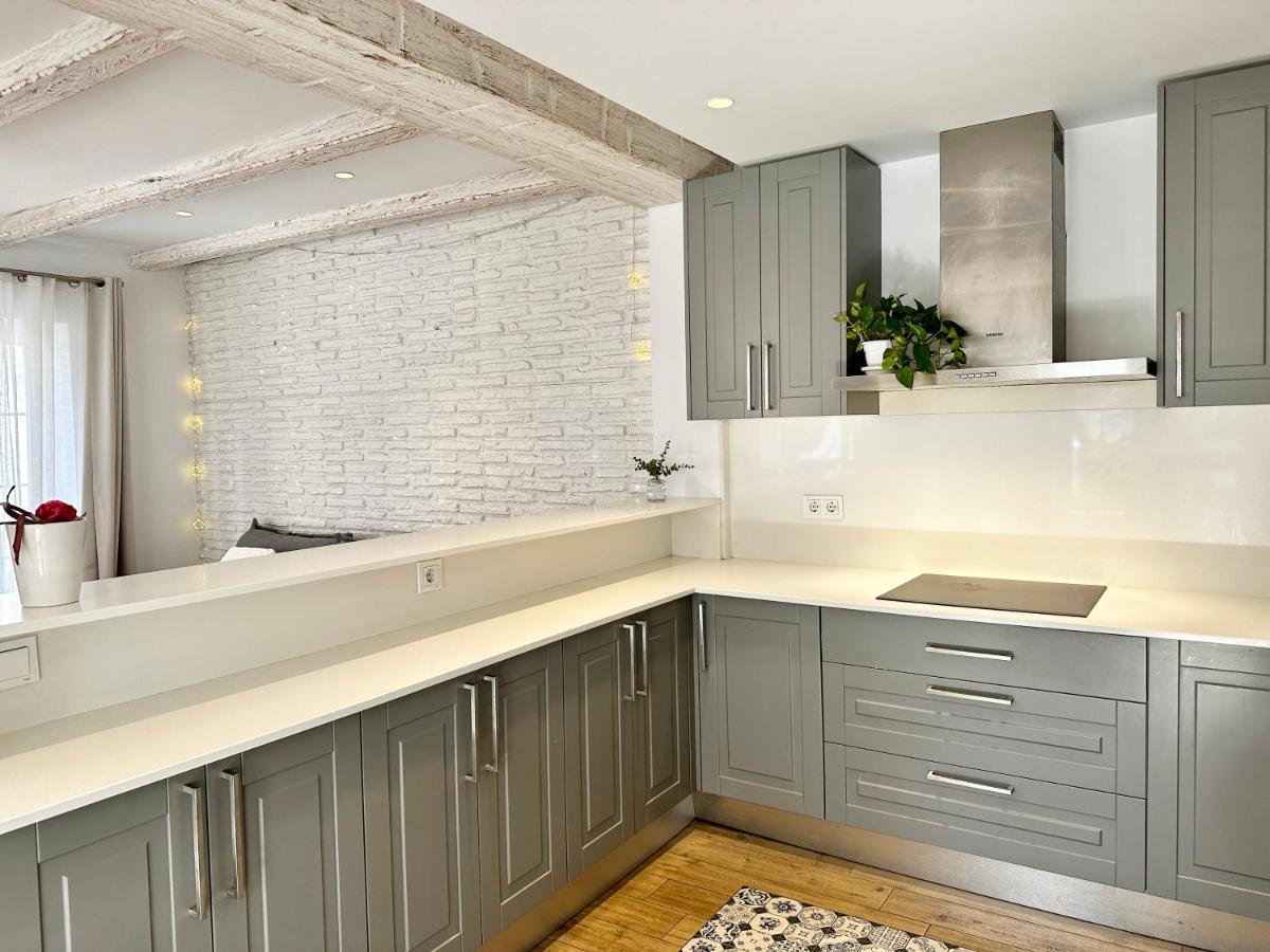 Old Town Modern Flat, 4 Minutes From Beach - Eaw Homes Marbella Kültér fotó